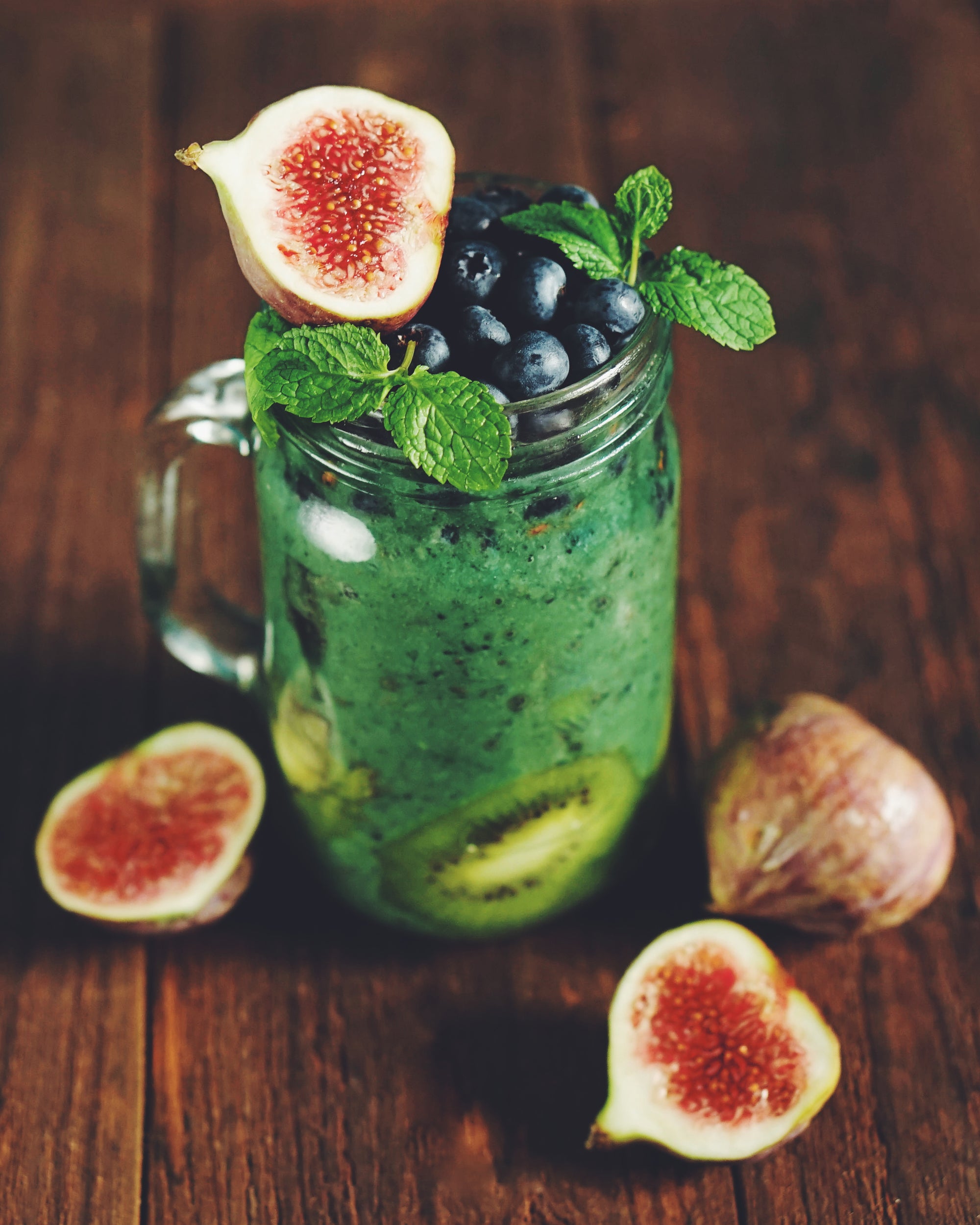 smoothie vert à base de spiruline et de fruits