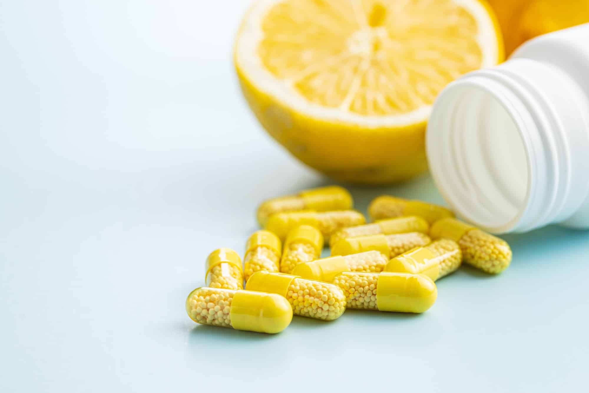 Gélules de vitamine C apportant des bénéfices santé